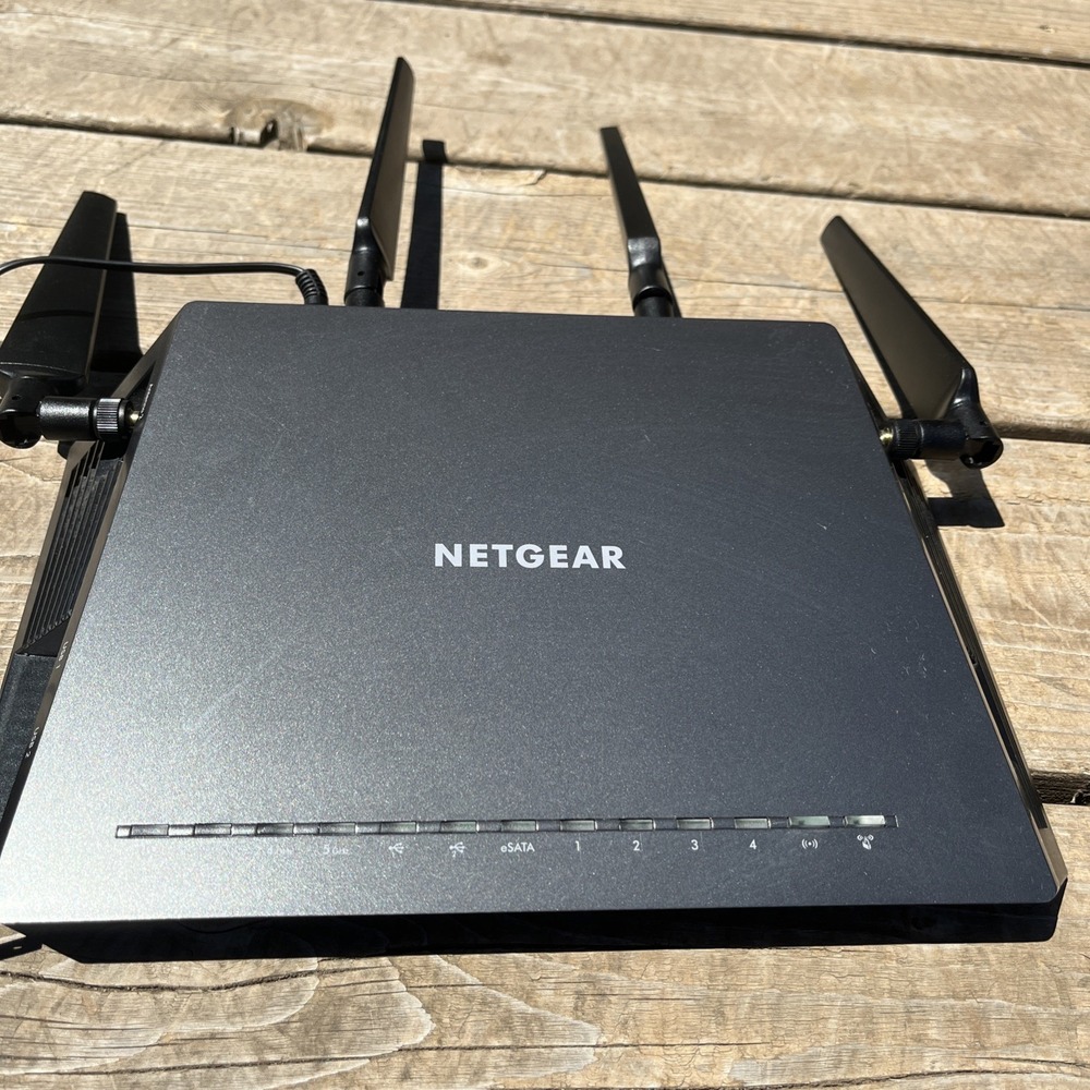NETGEAR Nighthawk X4S Smart WiFi Router Black, AC2600 model R7800 - Picture 2 of 9